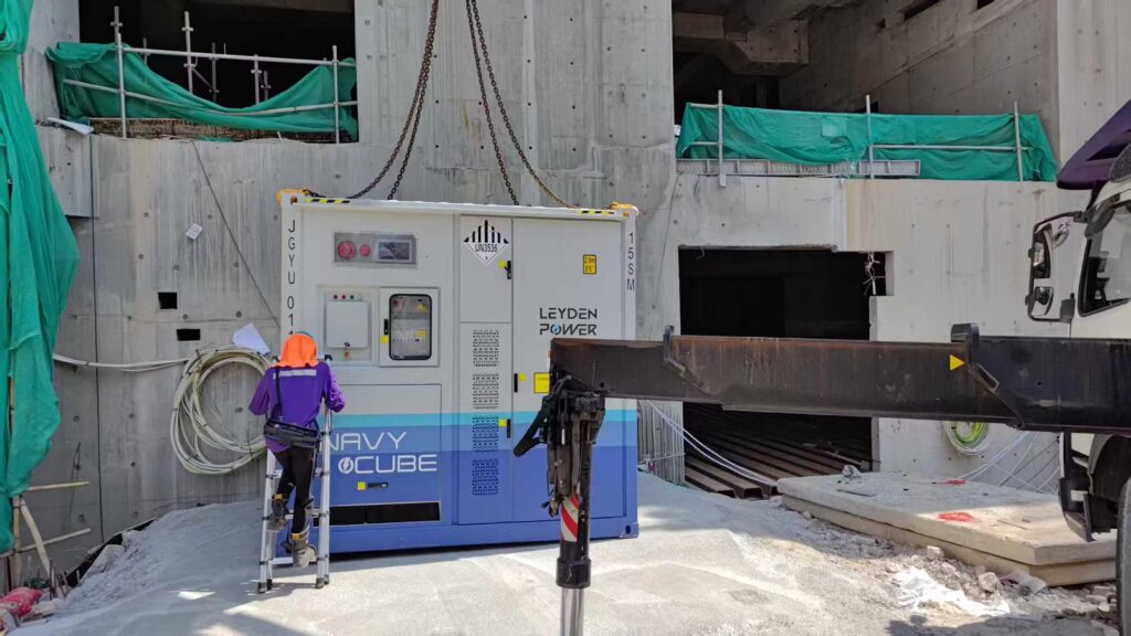 Installation of the NAVY CUBE Battery Energy Storage System for Construction